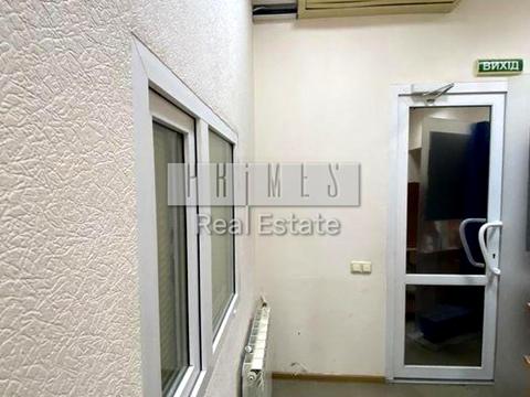 комерційна за адресою Кловський узвіз, 4