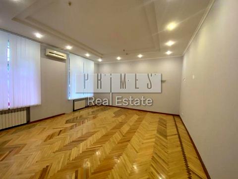 комерційна за адресою Кловський узвіз, 4