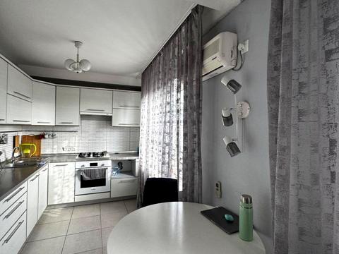 квартира за адресою Шкільна вул. (Героїв Сталінграда), 8