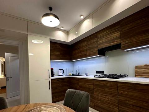 квартира за адресою Макогона вул., 25