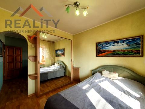 квартира за адресою Михайла Грушевського вул. (Карла Лібкнехта), 1