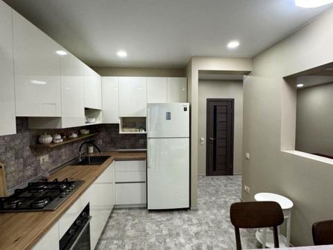 квартира по адресу Светлова ул., 42-А