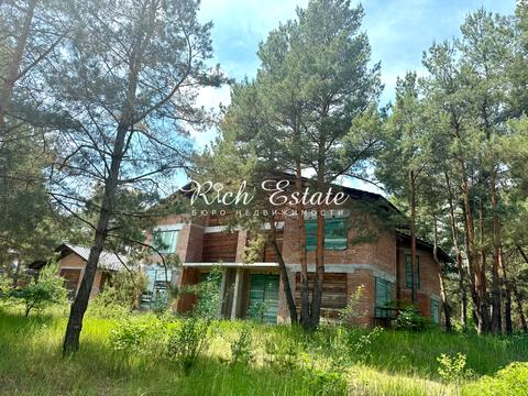 будинок за адресою Набережна вул.