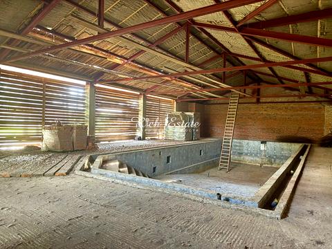 будинок за адресою Набережна вул.