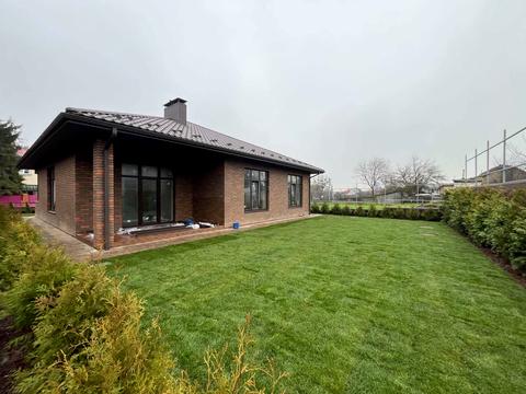 будинок за адресою Дачна