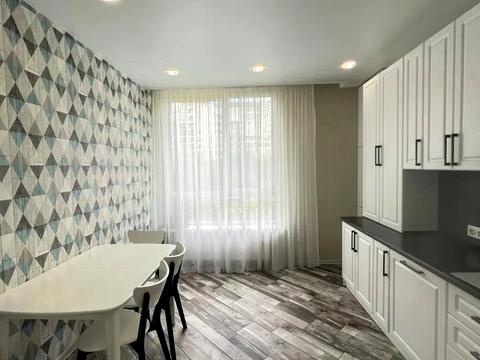 квартира за адресою Юнацька вул., 10