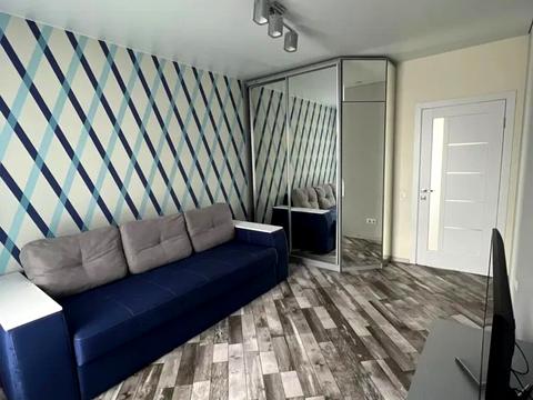 квартира за адресою Юнацька вул., 10