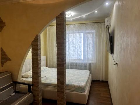 квартира за адресою Зоряний бульв., 1