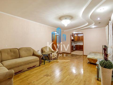 квартира за адресою Анни Ахматової вул., 43