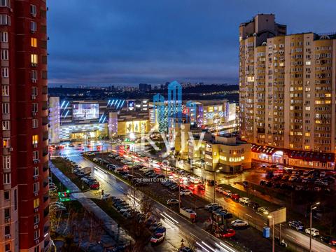 квартира за адресою Анни Ахматової вул., 43