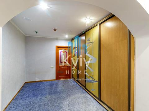 квартира за адресою Анни Ахматової вул., 43