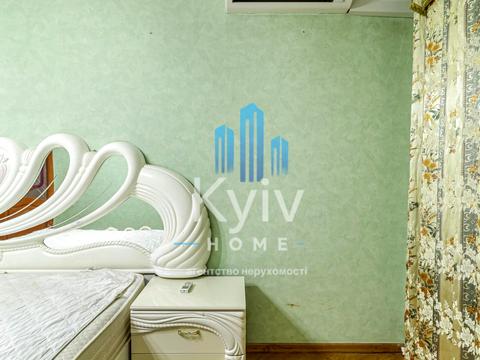 квартира за адресою Анни Ахматової вул., 43