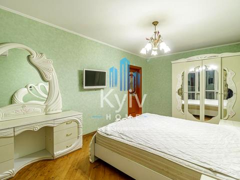 квартира за адресою Анни Ахматової вул., 43