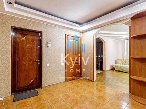 квартира за адресою Анни Ахматової вул., 43