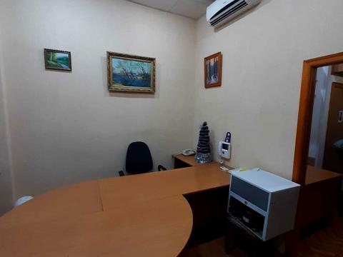 комерційна за адресою Паньківська вул., 12