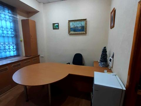 комерційна за адресою Паньківська вул., 12