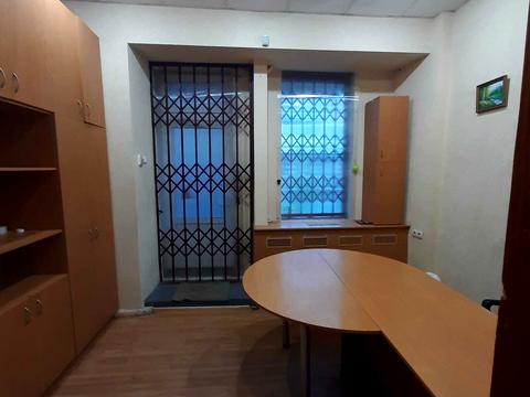 комерційна за адресою Паньківська вул., 12