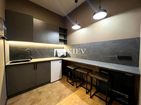 комерційна за адресою Жилянська вул., 68