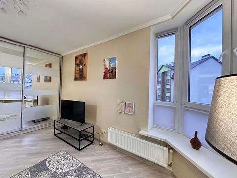 квартира за адресою Райдужна вул., 98