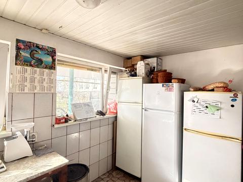 комерційна за адресою Центральна, 44