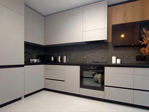 квартира за адресою Співдружності вул., 8