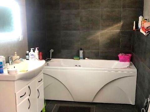 будинок за адресою Довженка вул.