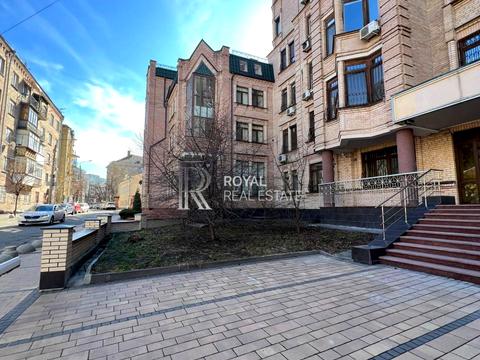 комерційна за адресою Кудрявська вул., 13-19