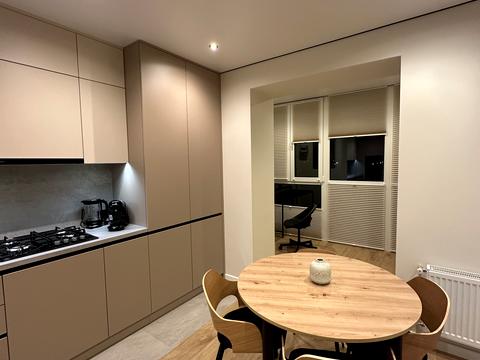 квартира за адресою Привокзальна вул., 10