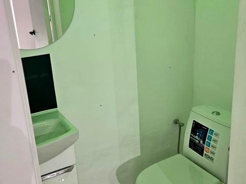 комерційна за адресою Нагірна вул., 18/16