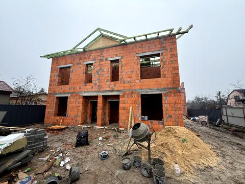 дом по адресу Українська ул.