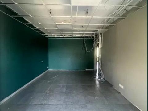 комерційна за адресою Ревуцького вул., 35