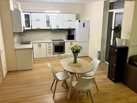 квартира за адресою Регенераторна вул., 4 к5