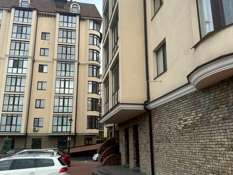 комерційна за адресою Молодіжна вул., 7
