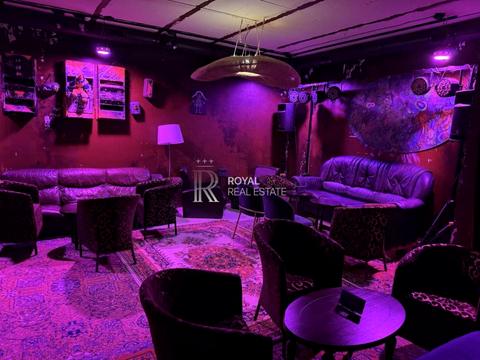 комерційна за адресою Велика Васильківська вул. (Червоноармійська), 88