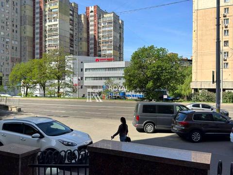 комерційна за адресою В'ячеслава Чорновола вул., 29