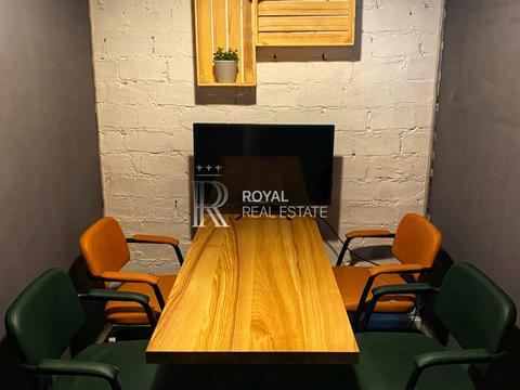 комерційна за адресою Кловський узвіз, 7