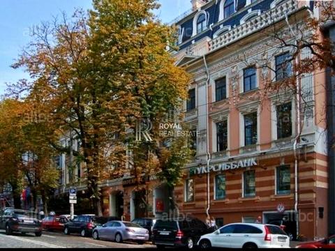 комерційна за адресою Володимирська вул., 47