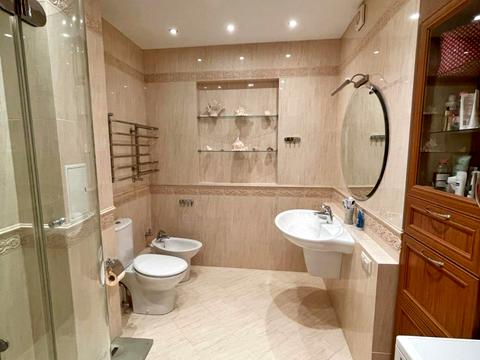 квартира за адресою Дніпровська набережна вул., 23