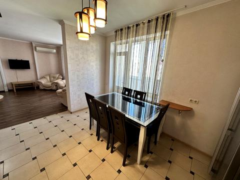 квартира за адресою Дніпровська набережна вул., 19-В