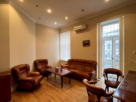 комерційна за адресою Велика Васильківська вул. (Червоноармійська), 60