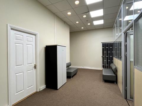 комерційна за адресою Велика Васильківська вул. (Червоноармійська), 60