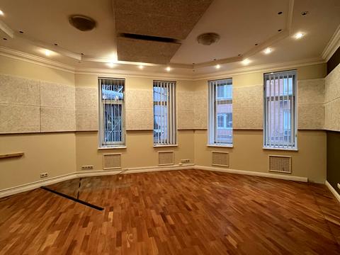 комерційна за адресою Велика Васильківська вул. (Червоноармійська), 60