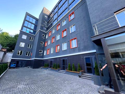 комерційна за адресою Нижньоюрківська вул., 9