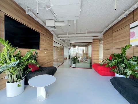 комерційна за адресою Кловський узвіз (Кловський), 7