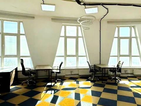 комерційна за адресою Кловський узвіз, 7a