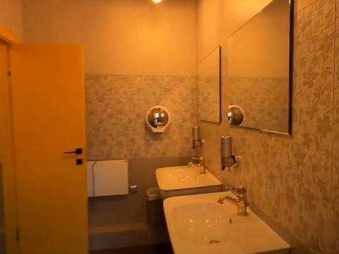 комерційна за адресою Кловський узвіз, 7a
