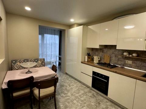 квартира по адресу Светлова ул., 42-А