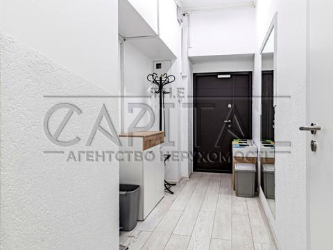 комерційна за адресою Інститутська вул., 16