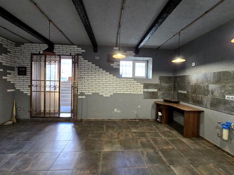 комерційна за адресою Ярослава Мудрого вул., 10