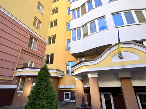 комерційна за адресою Ярослава Мудрого вул., 10